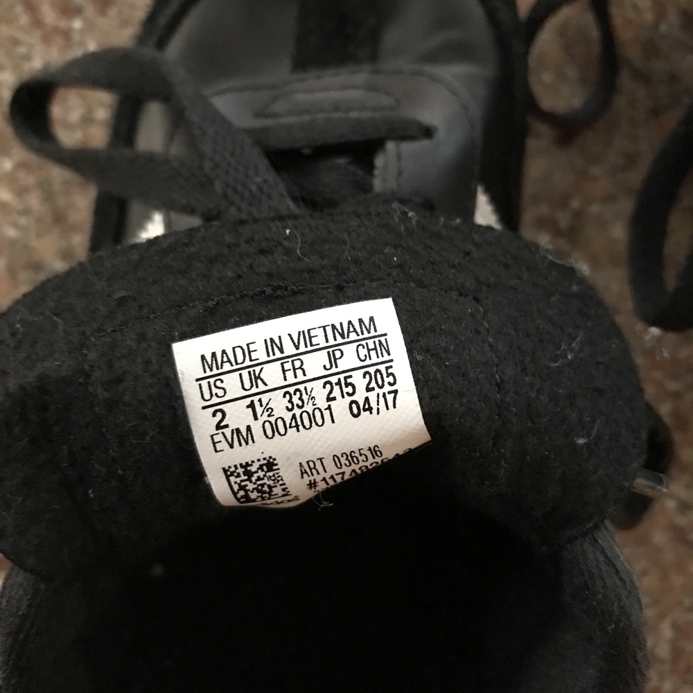 Like new classic Adidas Sambas